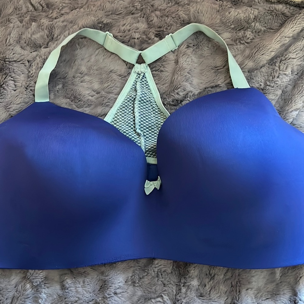 Cacique lightly line wire free t-shirt bra 44D